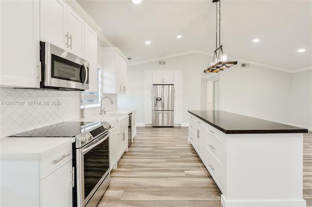 6320 NW 199th Street, Hialeah, FL 33015
