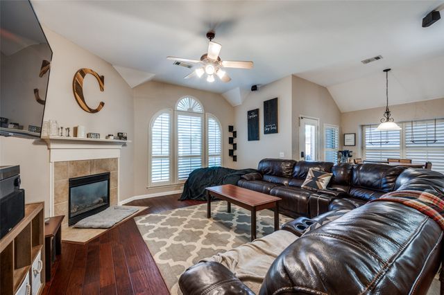 6828 Crenshaw Lane, Denton, TX 76210