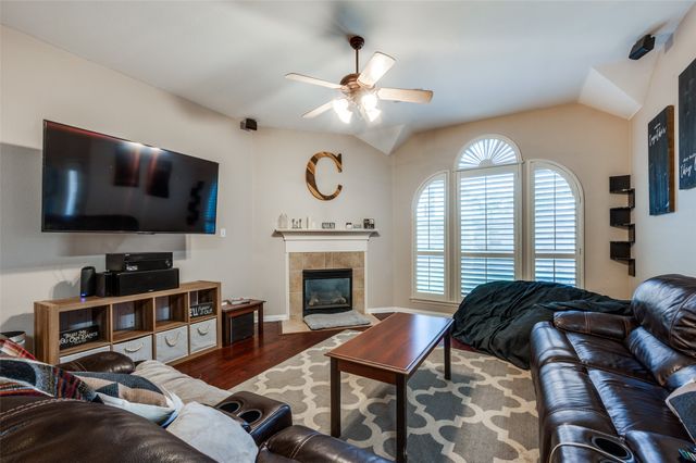6828 Crenshaw Lane, Denton, TX 76210