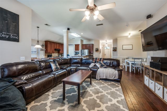 6828 Crenshaw Lane, Denton, TX 76210