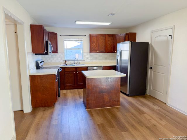 409 Coughran Rd, Pleasanton, TX 78064