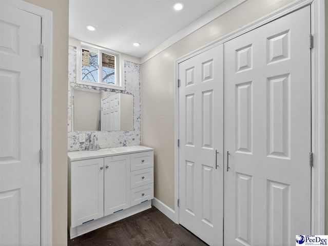 511 Limit St., Darlington, SC 29532