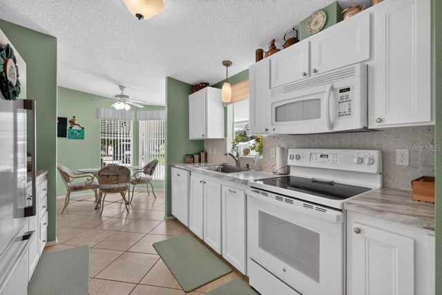 1226 POMPANO LANE, Lady Lake, FL 32159