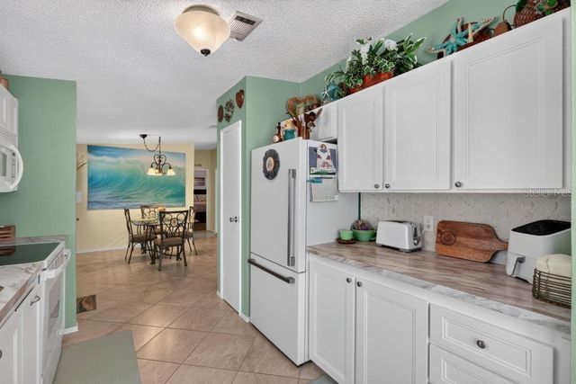 1226 POMPANO LANE, Lady Lake, FL 32159