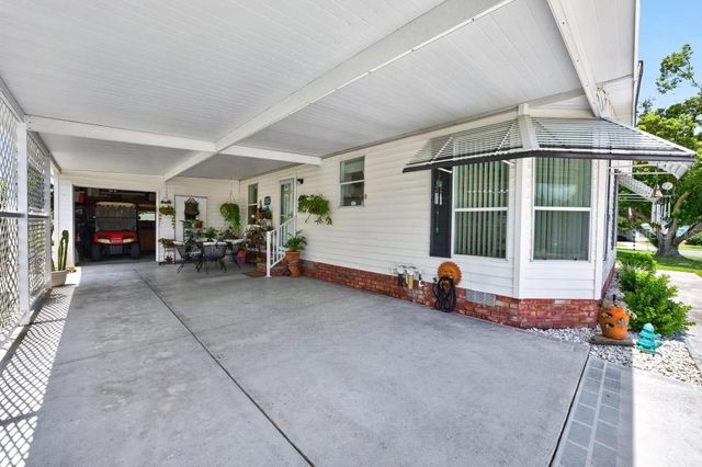 1226 POMPANO LANE, Lady Lake, FL 32159