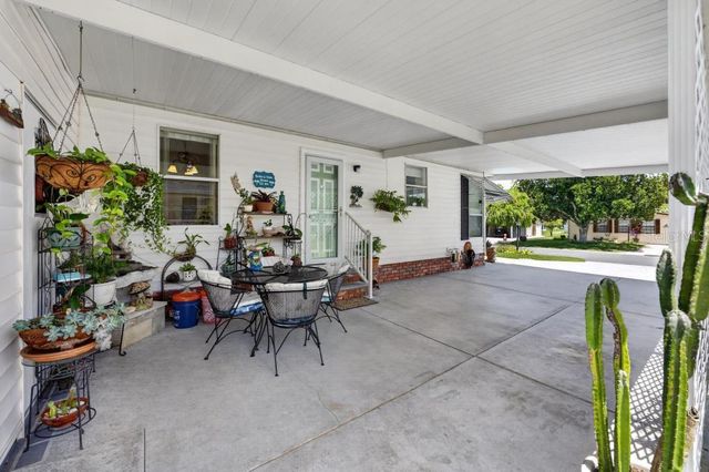 1226 POMPANO LANE, Lady Lake, FL 32159