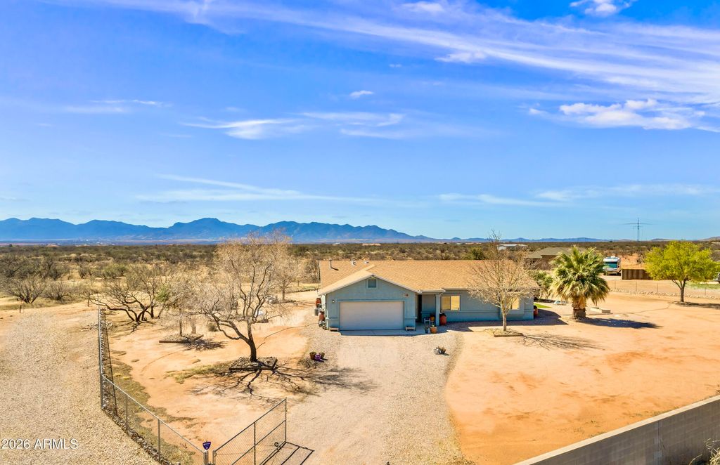 638 E Birch Street, Huachuca City, AZ 85616