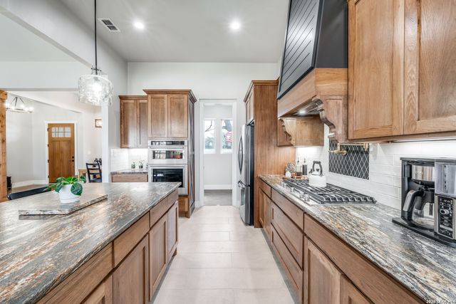 113 Hondo Vista, La Vernia, TX 78121