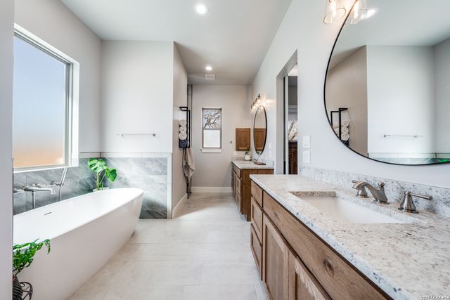 113 Hondo Vista, La Vernia, TX 78121