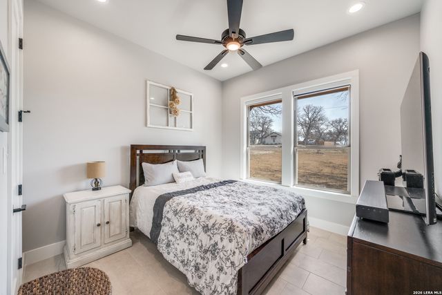 113 Hondo Vista, La Vernia, TX 78121