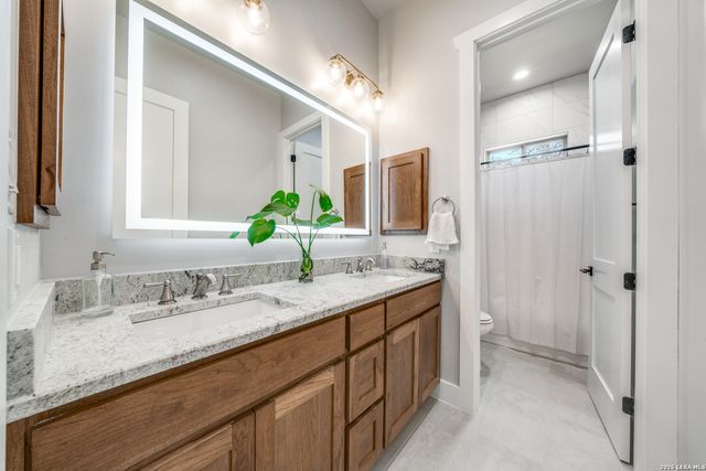 113 Hondo Vista, La Vernia, TX 78121