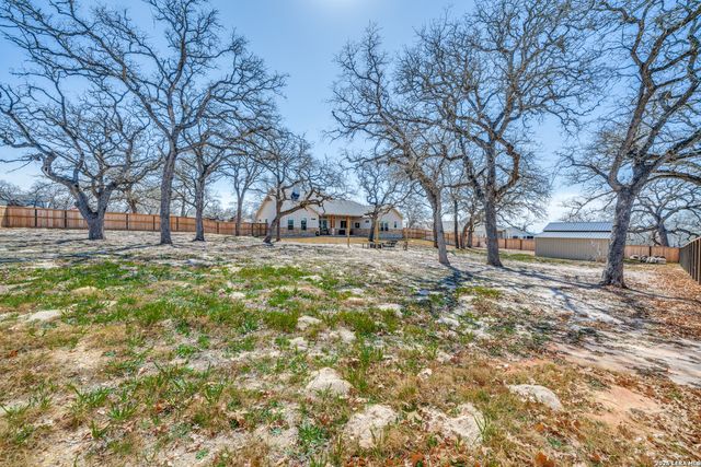 113 Hondo Vista, La Vernia, TX 78121