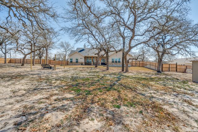 113 Hondo Vista, La Vernia, TX 78121
