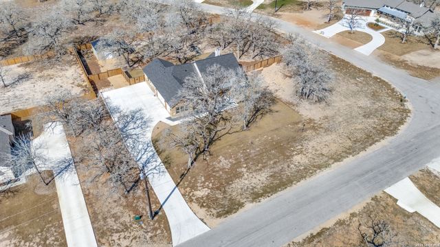 113 Hondo Vista, La Vernia, TX 78121