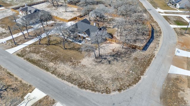 113 Hondo Vista, La Vernia, TX 78121