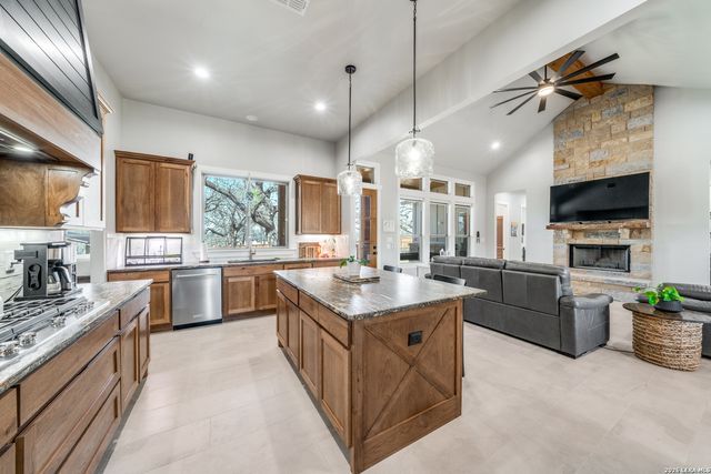 113 Hondo Vista, La Vernia, TX 78121