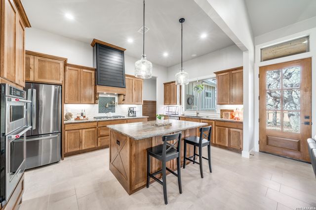 113 Hondo Vista, La Vernia, TX 78121