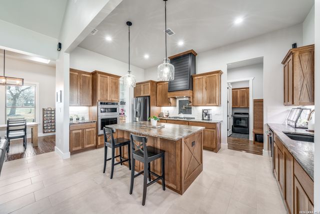 113 Hondo Vista, La Vernia, TX 78121