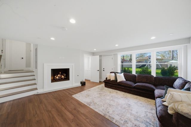 4029 Suffield Court, Skokie, IL 60076