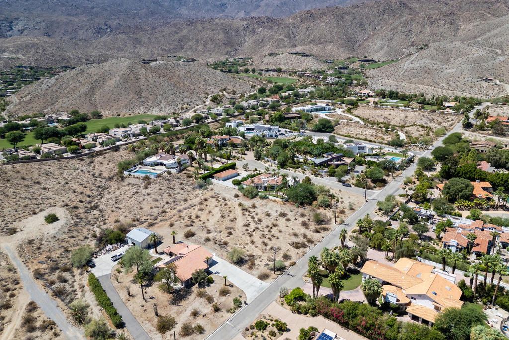 Image 12 of property listing at 71771 Jaguar Way, Palm Desert, CA 92260