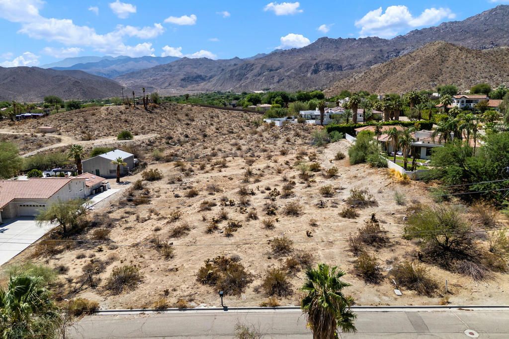 Image 3 of property listing at 71771 Jaguar Way, Palm Desert, CA 92260