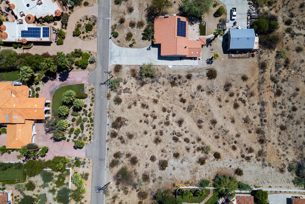 Image 4 of property listing at 71771 Jaguar Way, Palm Desert, CA 92260