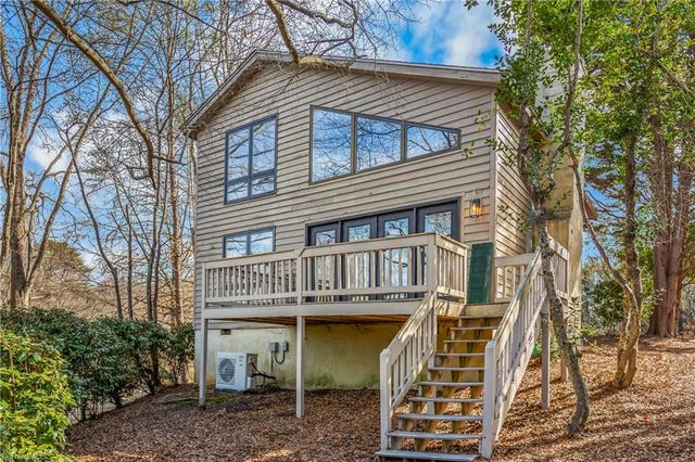 101 Maple Hill Court, Winston-salem, NC 27106