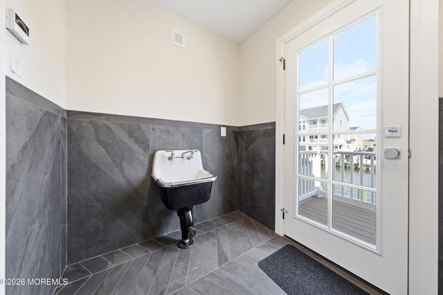247 Pine Drive, Bayville, NJ 08721