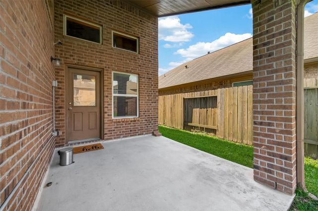 4502 Mallory Creek Drive, Humble, TX 77396