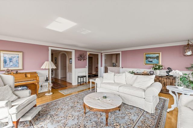 43 Strandway, West Harwich, MA 02671