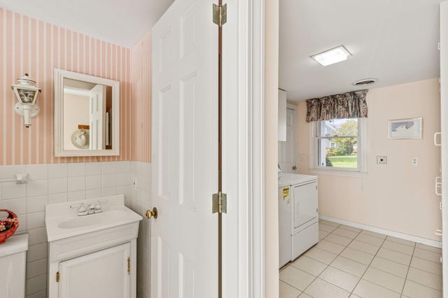 43 Strandway, West Harwich, MA 02671