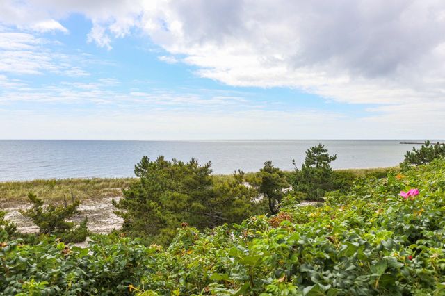 43 Strandway, West Harwich, MA 02671