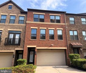9257 WOOD VIOLET CT, Fairfax, VA 22031
