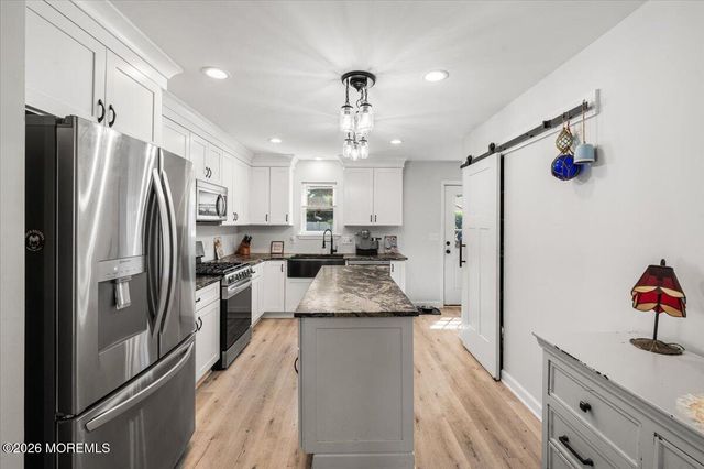 36 Frazee Place, Keansburg, NJ 07734