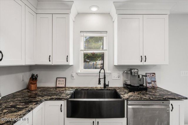 36 Frazee Place, Keansburg, NJ 07734