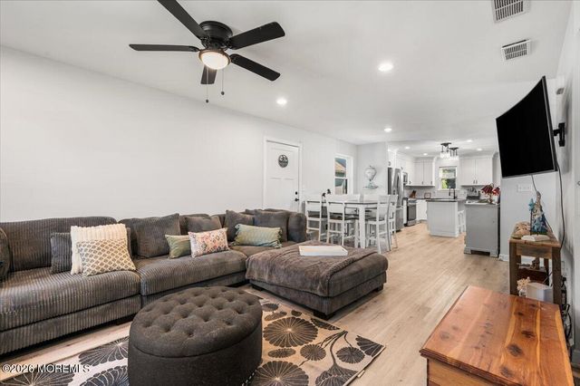 36 Frazee Place, Keansburg, NJ 07734