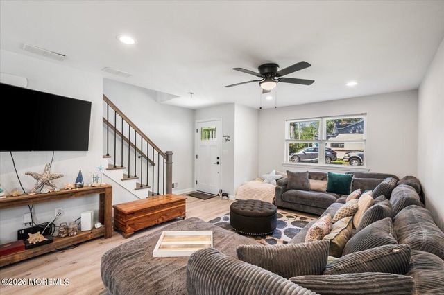 36 Frazee Place, Keansburg, NJ 07734