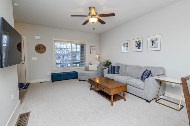 1175 S 91st Street, West Des Moines, IA 50266