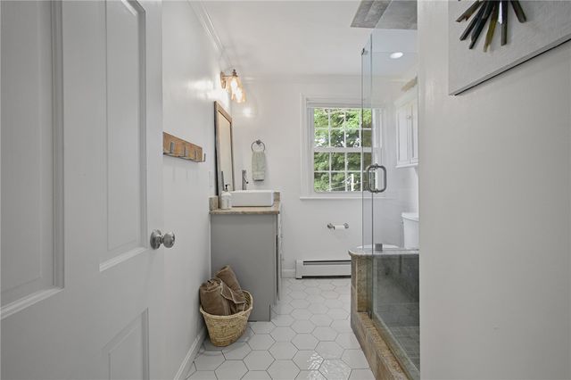 7 Heritage Road, Bristol, RI 02809