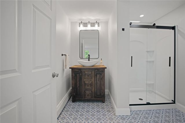 7 Heritage Road, Bristol, RI 02809