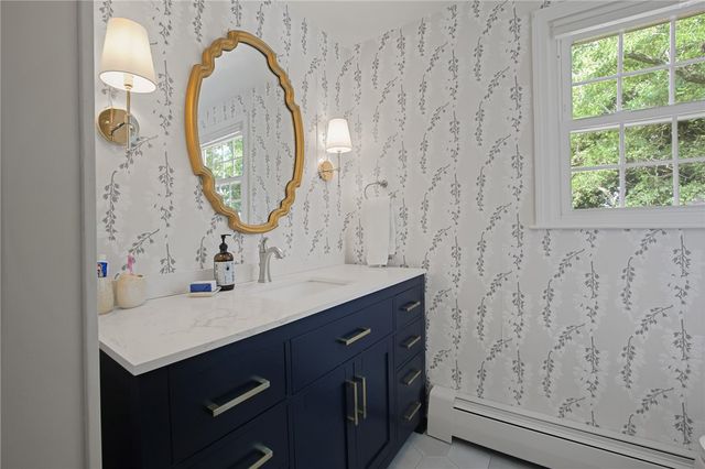 7 Heritage Road, Bristol, RI 02809