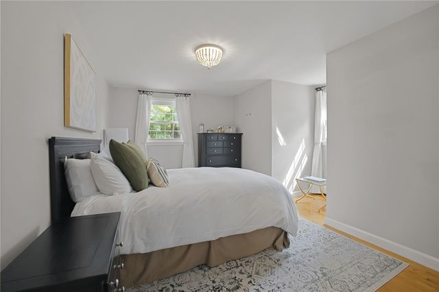 7 Heritage Road, Bristol, RI 02809