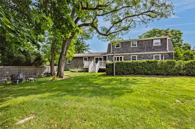 7 Heritage Road, Bristol, RI 02809