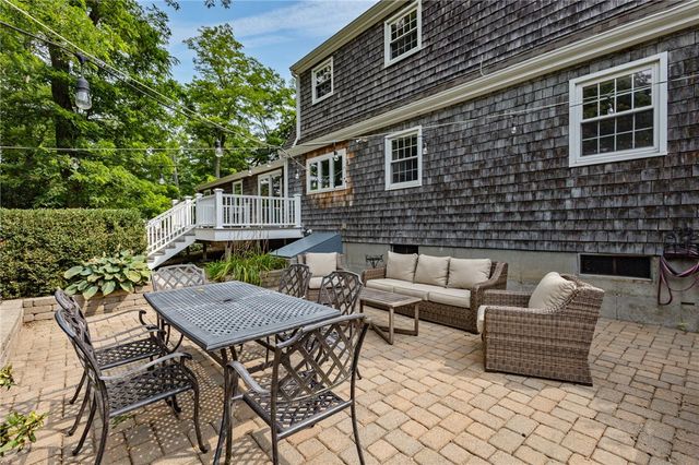 7 Heritage Road, Bristol, RI 02809
