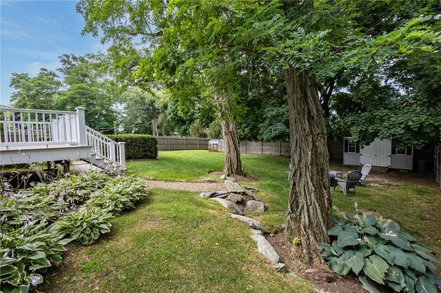 7 Heritage Road, Bristol, RI 02809