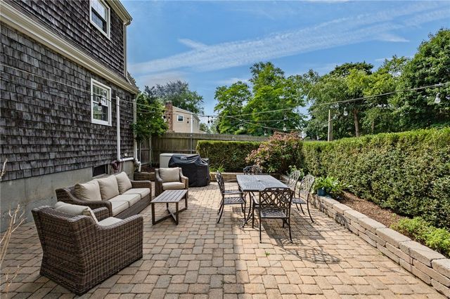 7 Heritage Road, Bristol, RI 02809