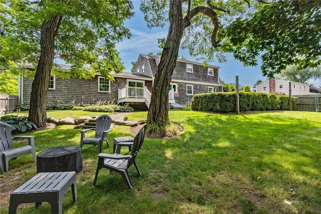 7 Heritage Road, Bristol, RI 02809