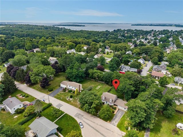7 Heritage Road, Bristol, RI 02809