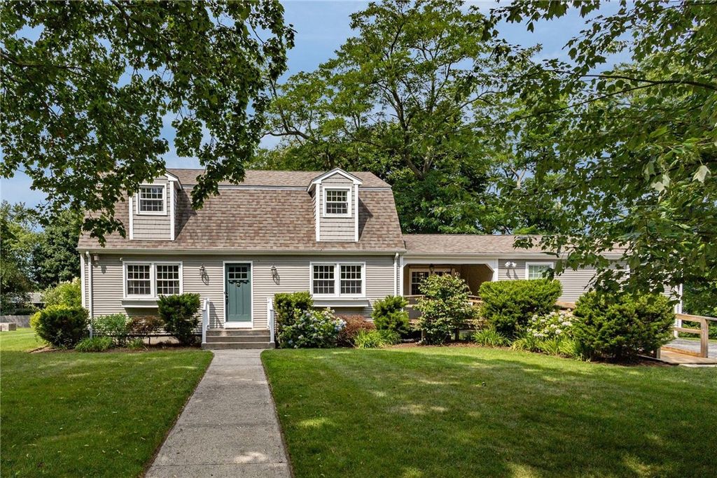7 Heritage Road, Bristol, RI 02809