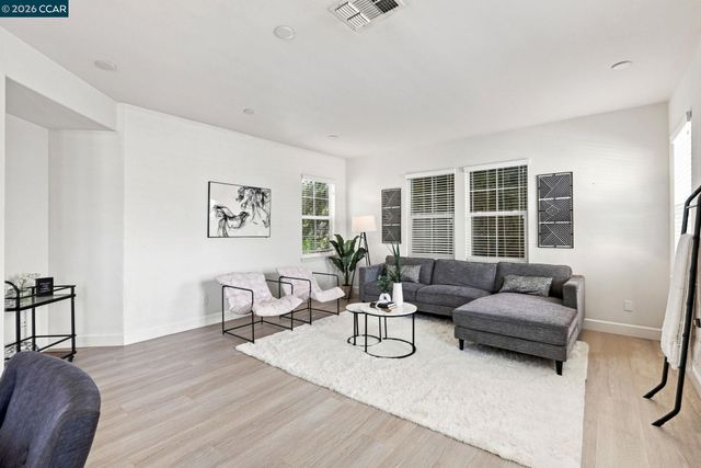 2939 Kobio Dr, Concord, CA 94519